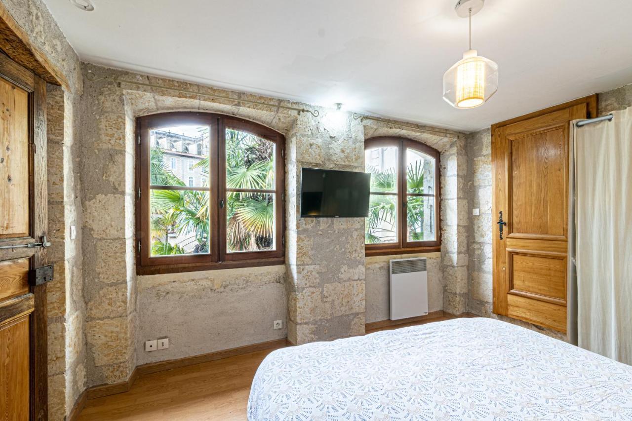 Superbe Appartement, Situe Au Coeur De La Ville. Ош Екстер'єр фото